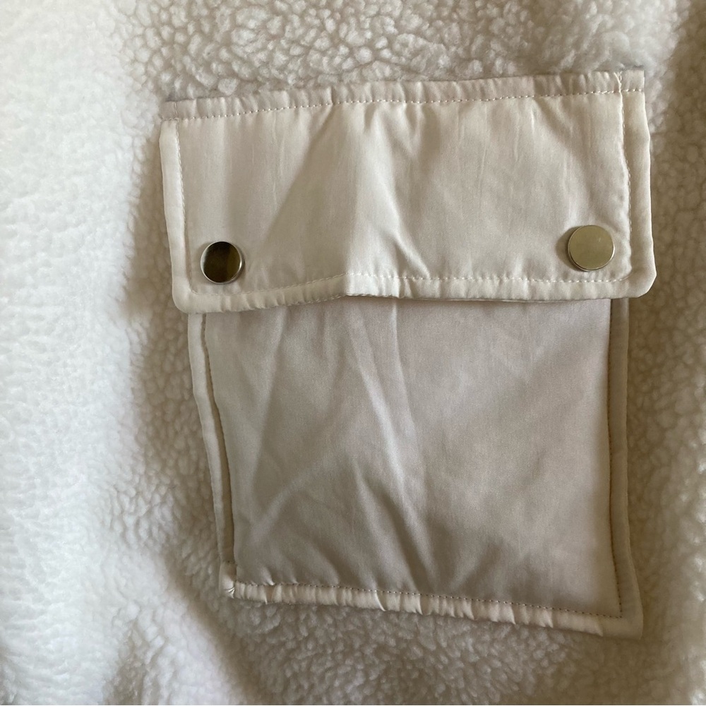 Forever 21 Reversible Faux Shearling Bomber Jacket | New without Tags - Picture 9 of 13